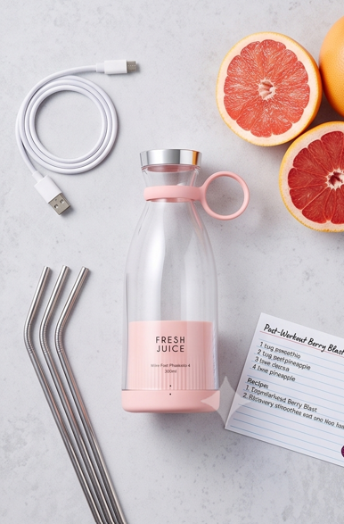 Portable USB Rechargeable Mini Juicer Blender – Personal Smoothie Maker with 4 Blades